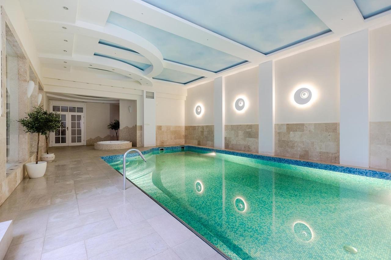 Villa Luxury Indoor Pool Warsaw Magdalenka